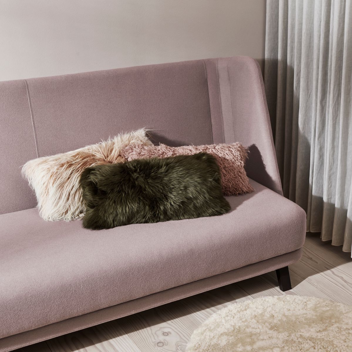 Lammeskindpude | Langhåret | New Zealand | 28x56 cm Sort