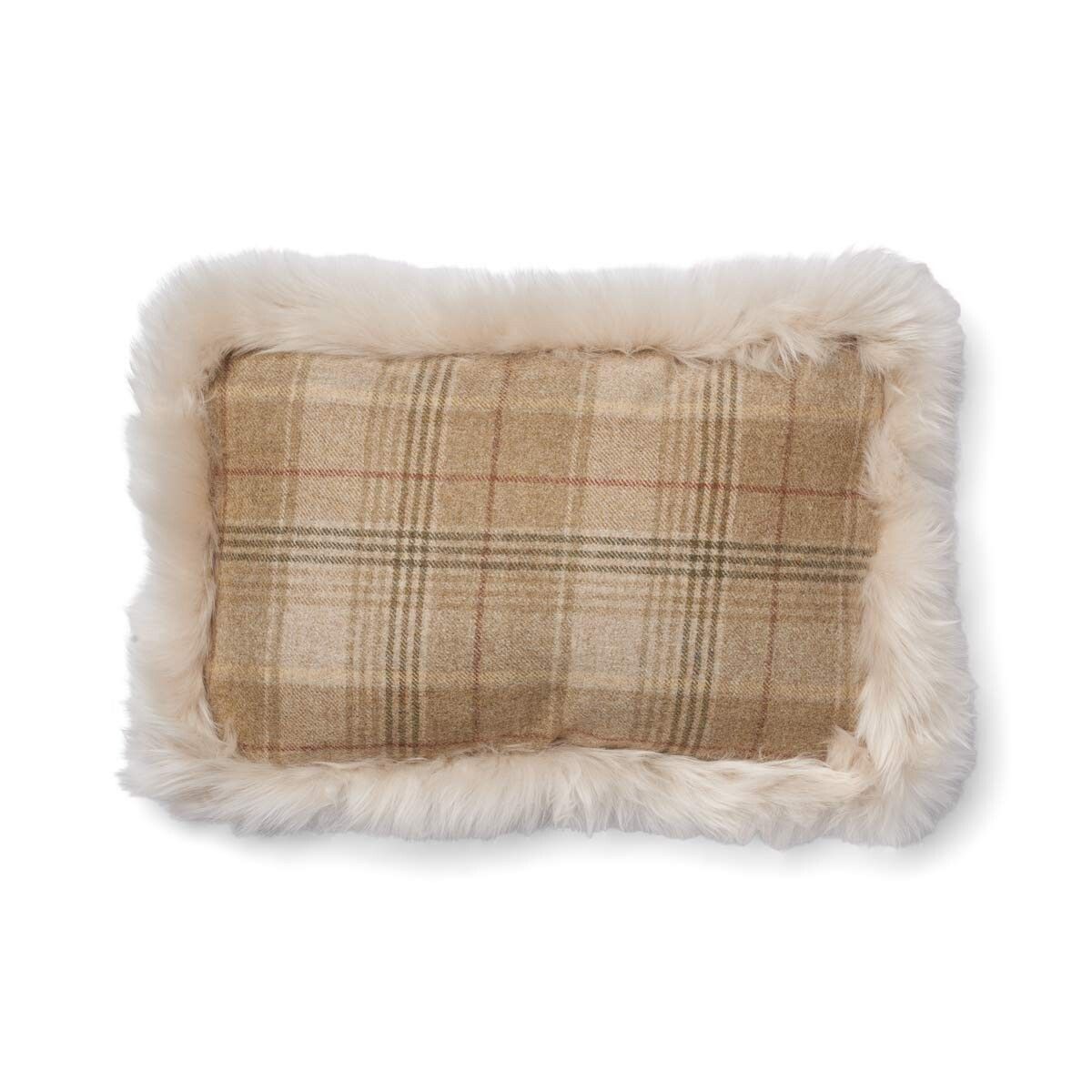 Cheked Collection | Uldpude | Langhåret | Dobbeltsidet | 34x52 cm Sand-beige/Beige