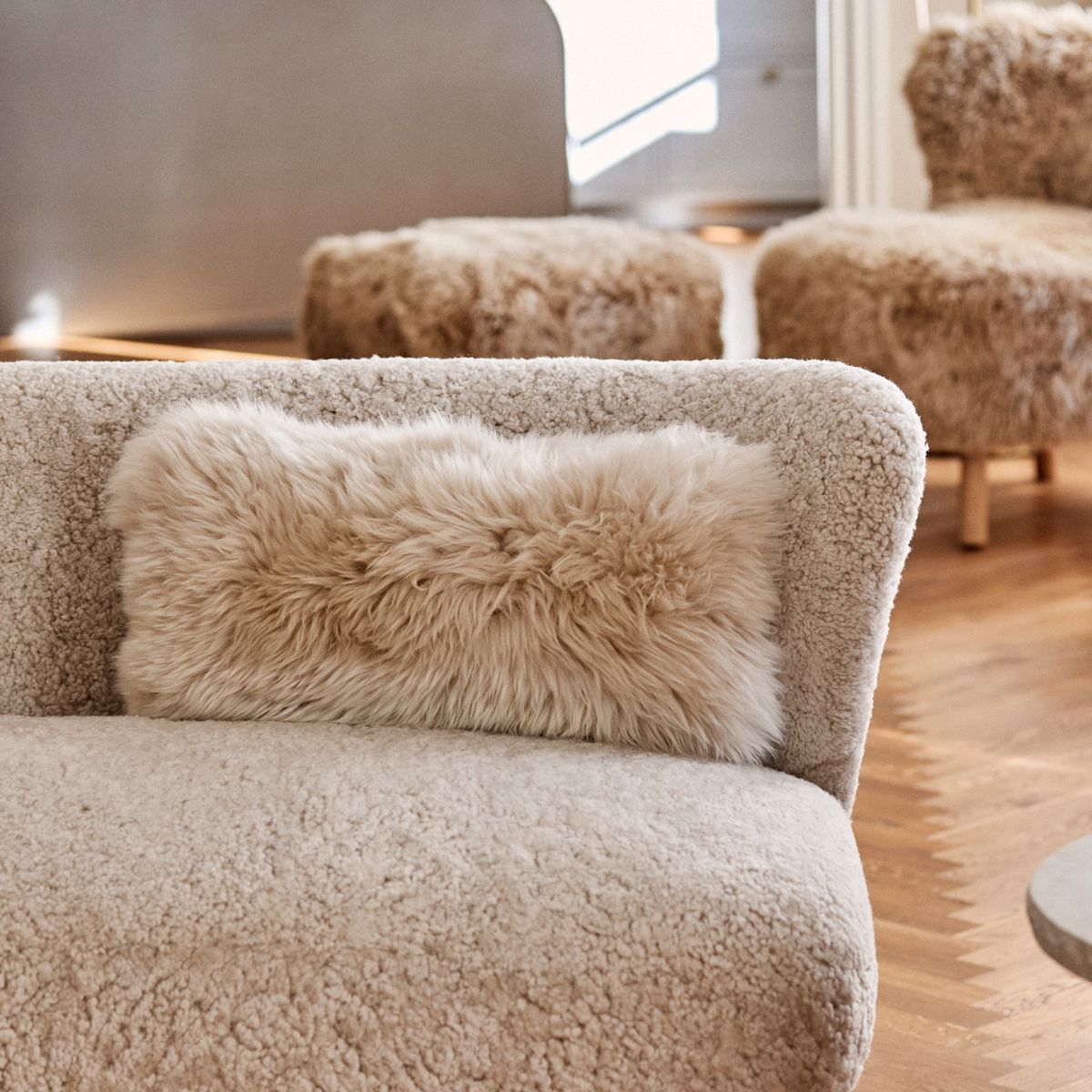 Lammeskindpude | Langhåret | New Zealand | 28x56 cm Sort