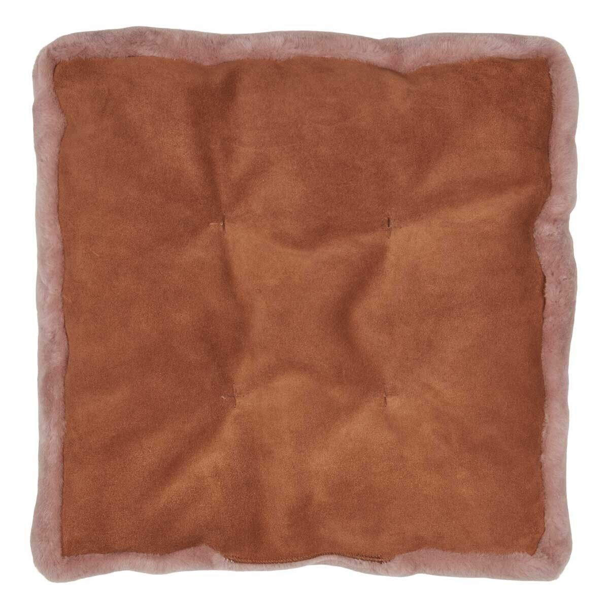 Sædehynde m/fyld | Moccassin | New Zealand | 45x45 cm Lyselilla