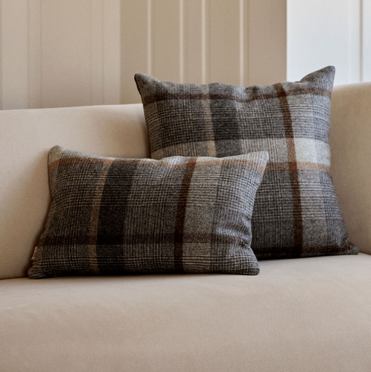 Checked Collection | Uldpude | Dobbeltsidet | 52x52 cm | 34x52 cm Kakao-Mørkebrun