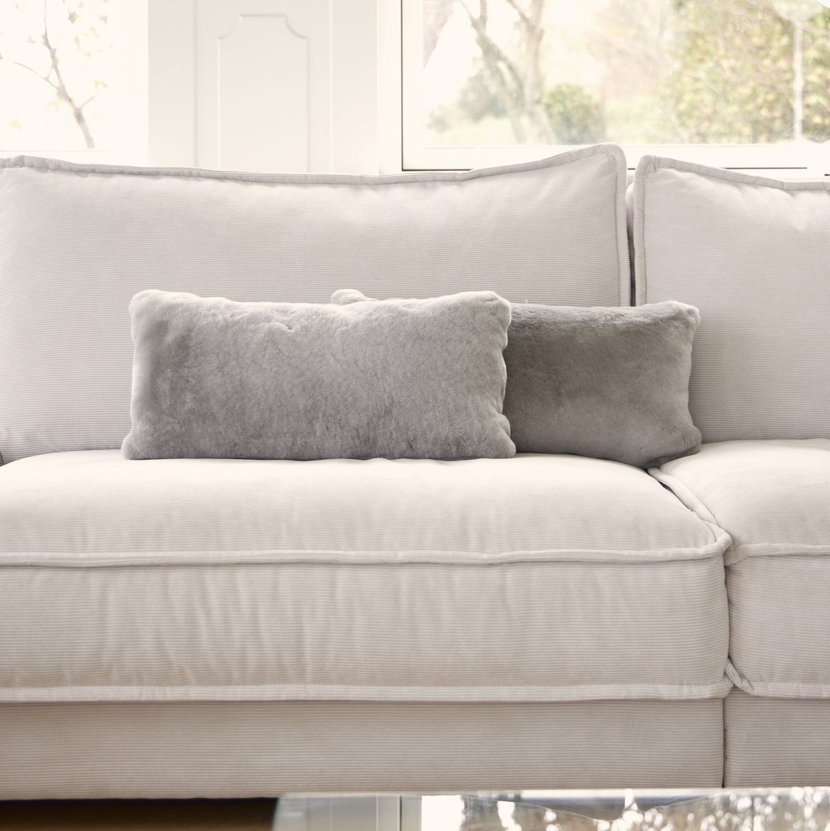 Lammeskindspude | Moccasin | Dobbeltsidet | 28x56 cm Kastanje