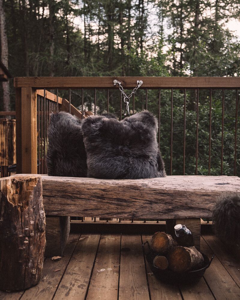 Lammeskindspude | Langhåret | New Zealand | Dobbeltsidet | 45x45 cm Mørkegrå