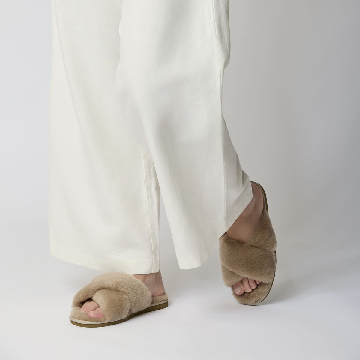 Slipper Cross Mørkegrå