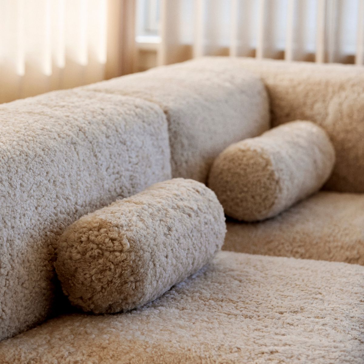 Bolsterpude | Korthåret | New Zealand | Ø20xL52 cm Koksgrå