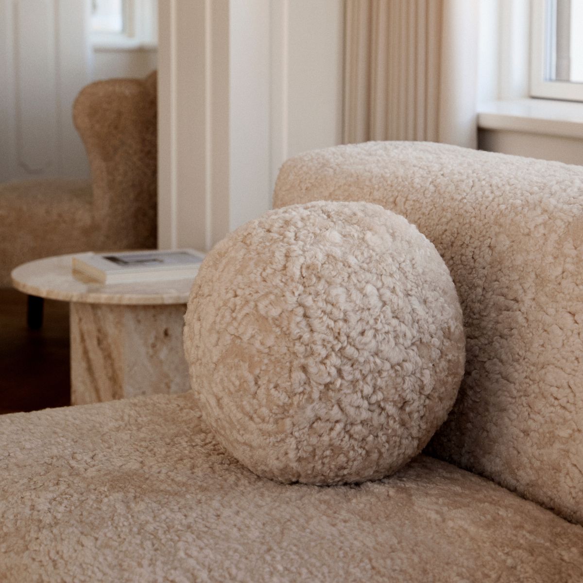 Angelite pude | Korthåret | New Zealand | Ø25/30/35 cm Koksgrå