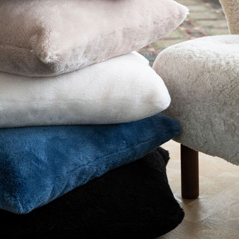 Lammeskindspude | Moccasin | Dobbeltsidet | 40x40 cm Kastanje