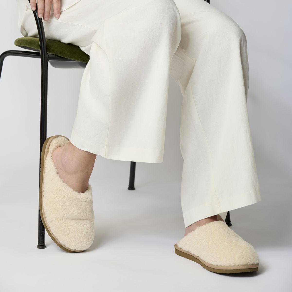 Unisex krøllet hjemmesko Sort