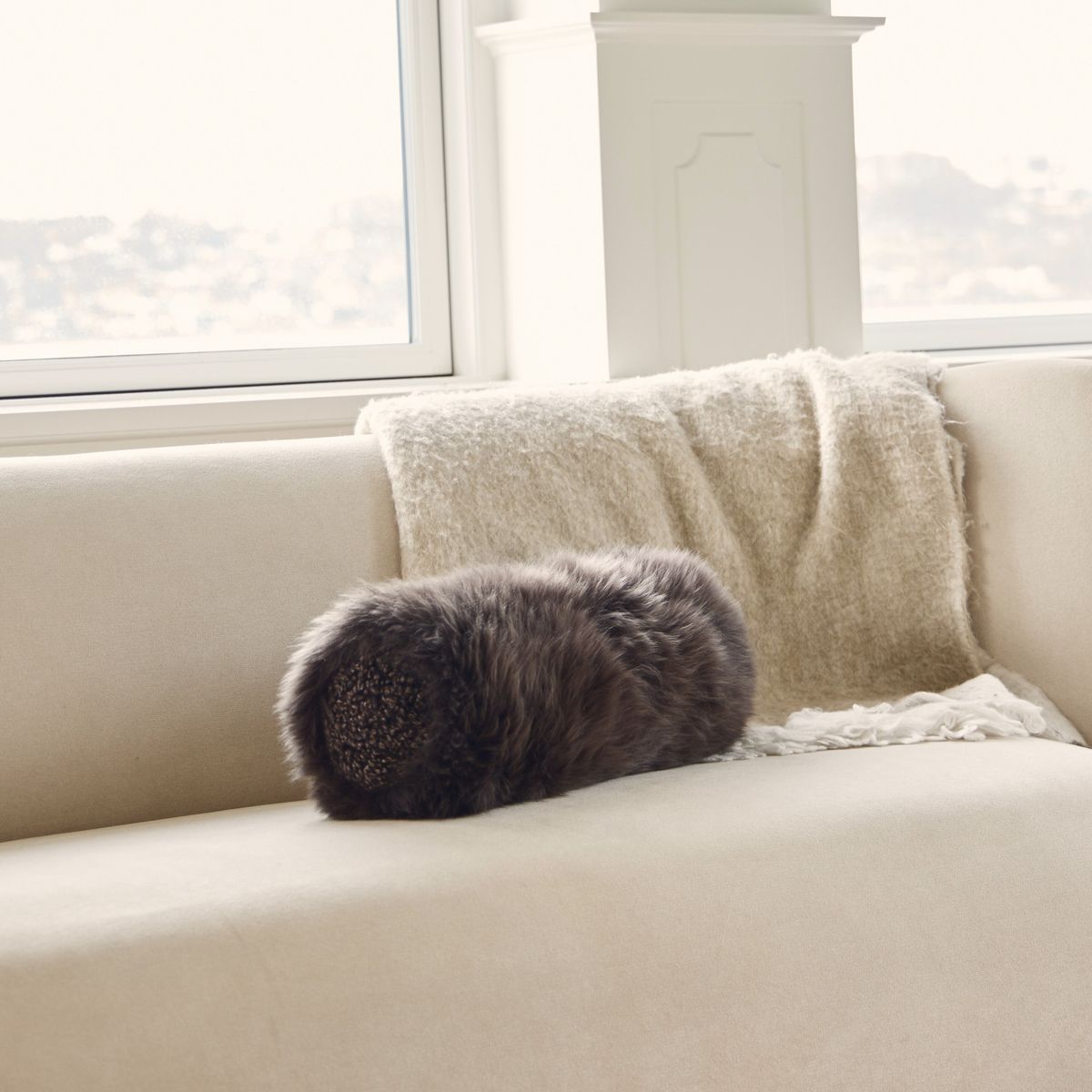 Bolsterpude | Langhåret, korthåret | New Zealand | Ø20xL52 cm Sort/Sort