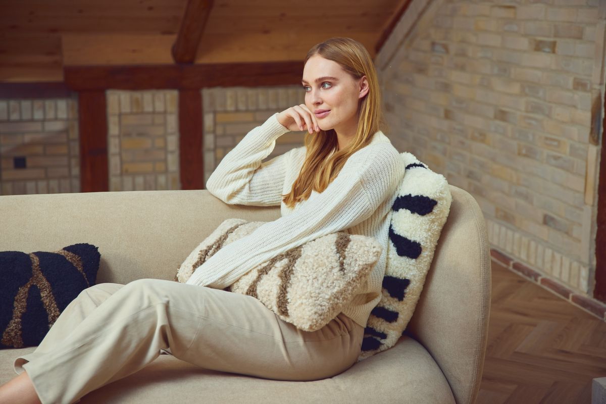 Zebra Lammeskindspude | Korthåret | New Zealand | Dobbeltsidet | 60x60 cm Sort / Hvid