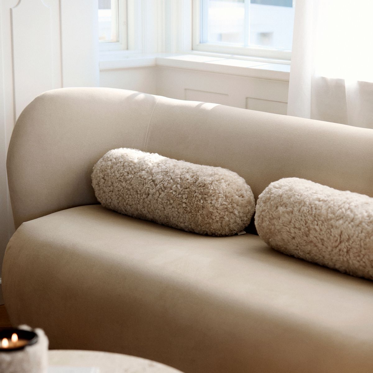 Bolsterpude | Korthåret | New Zealand | Ø20xL52 cm Koksgrå