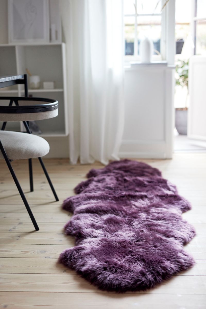 Langhåret Lammeskind 180 cm. Aubergine