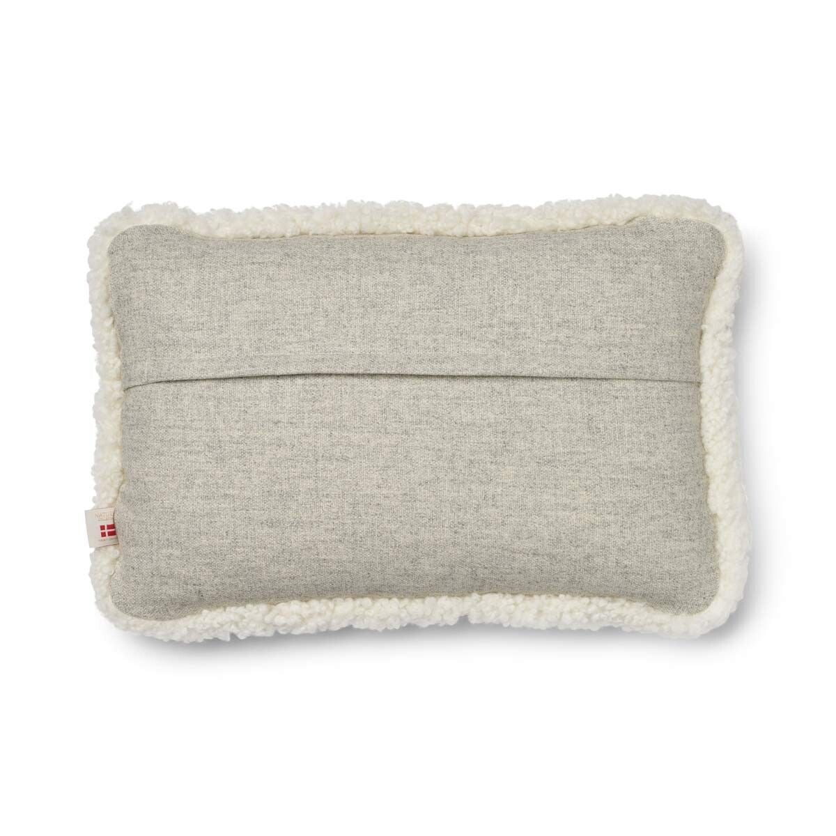 Classic Collection | Uldpude | Korthåret | Dobbeltsidet | 52x52 cm | 34x52 cm Sølv/Hvid