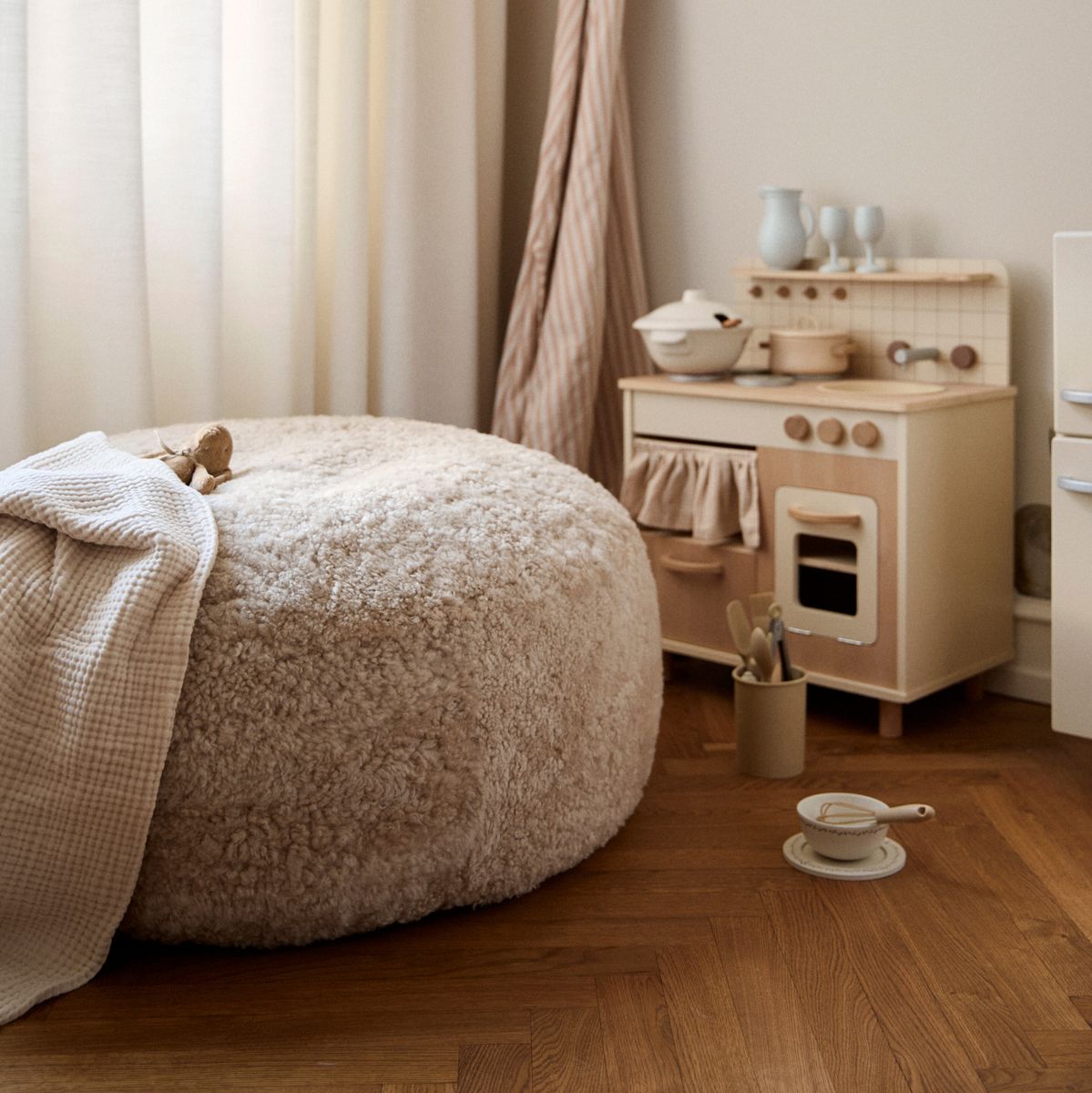 Rund sækkestol | Korthåret | New Zealand | 73x74 cm & 92x93 cm Koksgrå