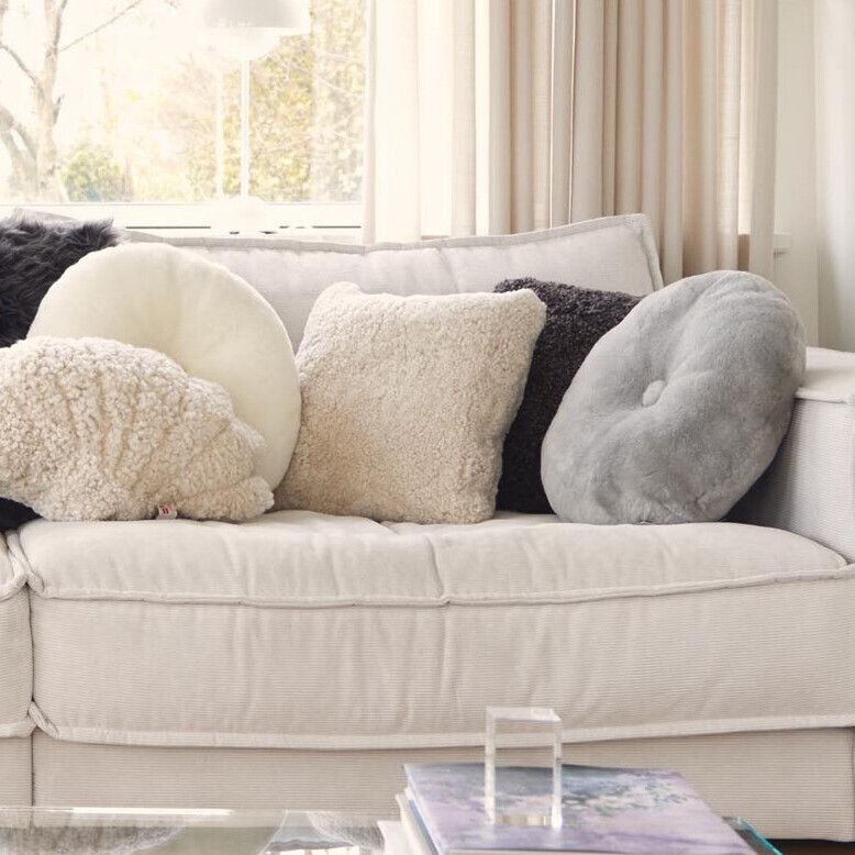 Lammeskindspude | Moccasin | Dobbeltsidet | Ø45 cm Kastanje 