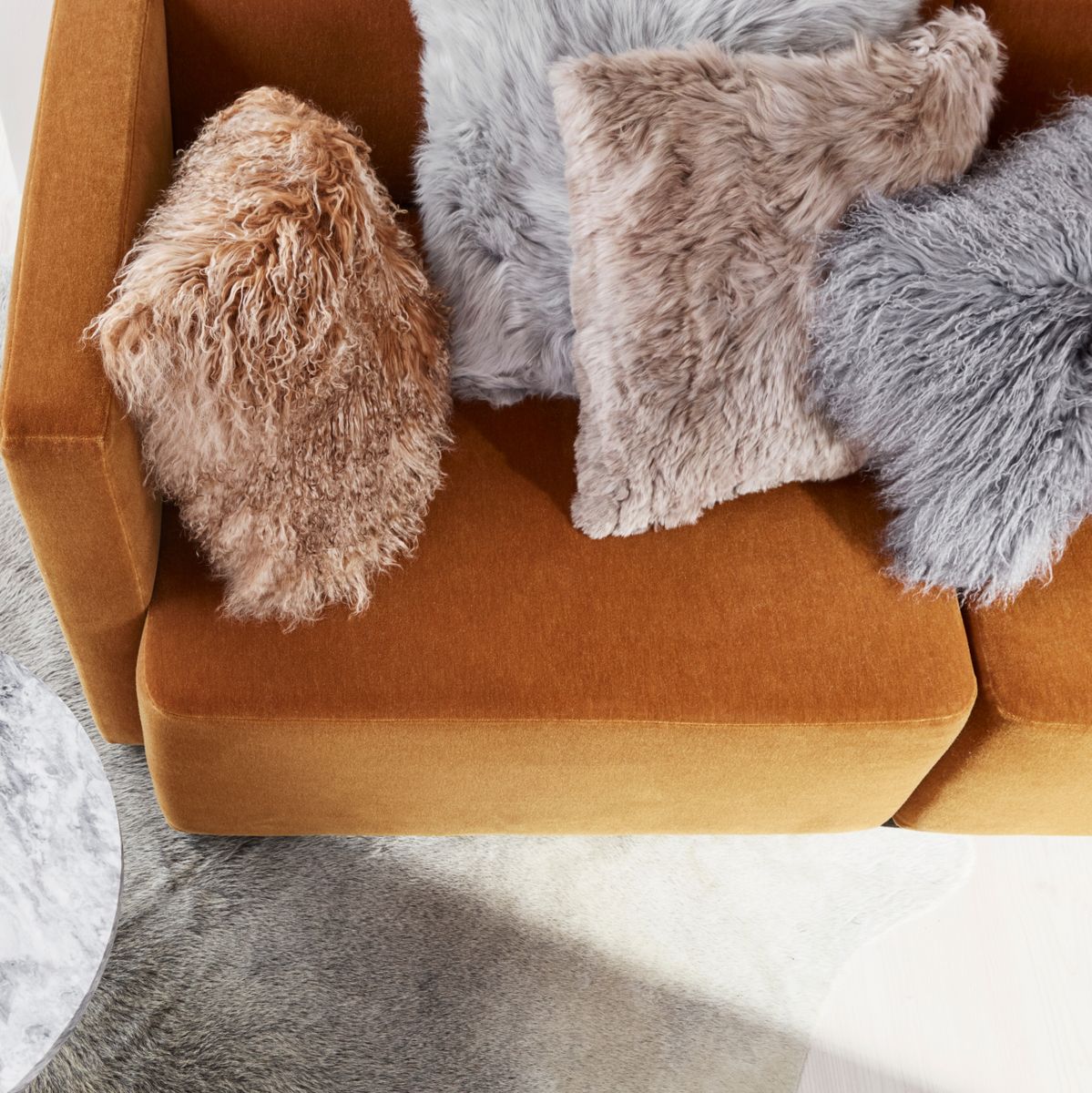 Lammeskindpude | Krøllet | Tibet | 40x40 cm Gylden Hvid