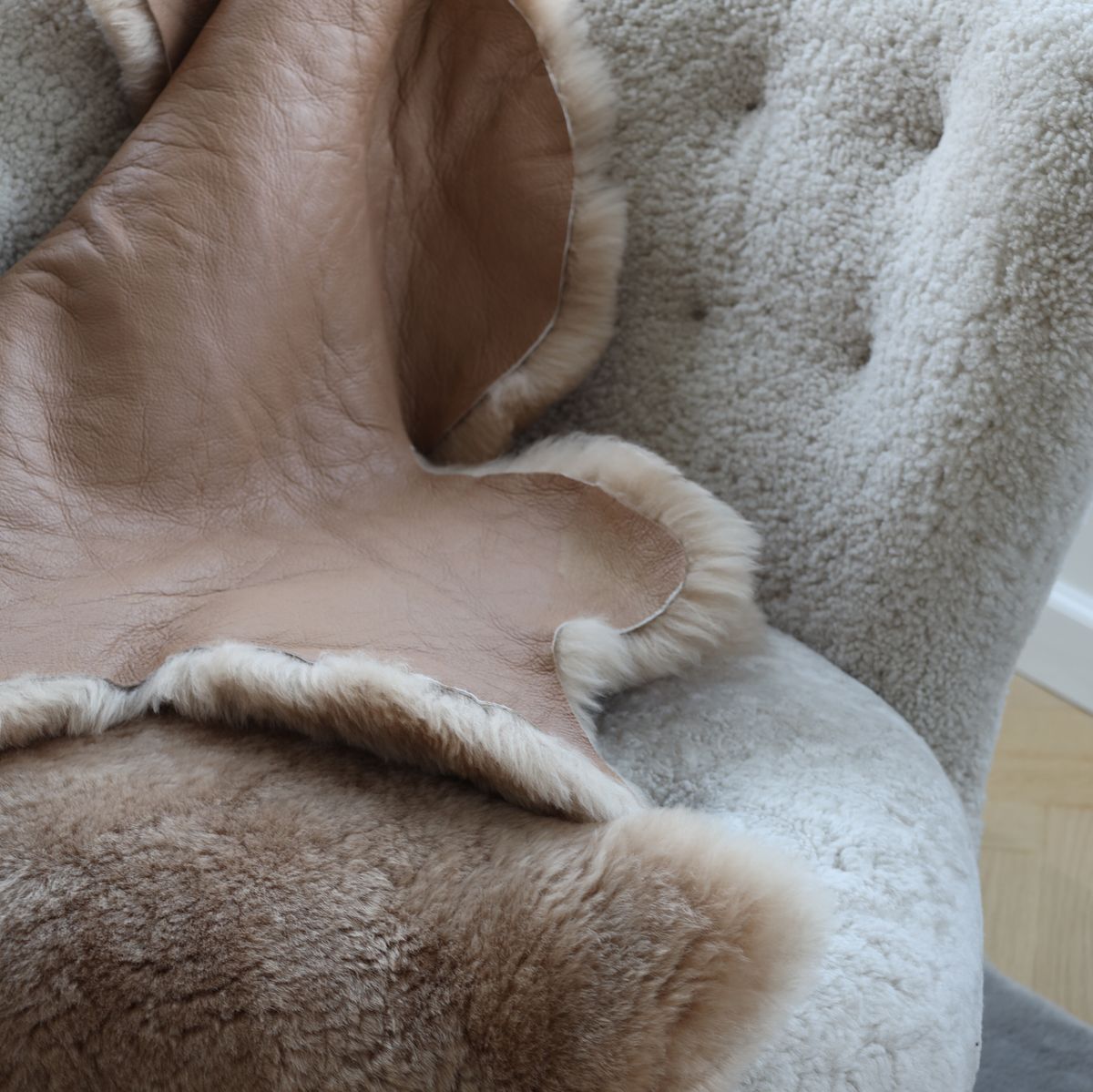 Lammeskind | Double Face | Australien | 90x60 cm Sort